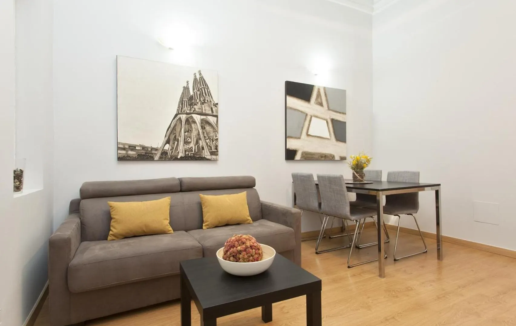 Gran Via Apartment contacts
